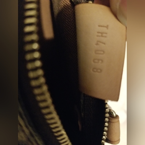 Louis Vuitton speedy nano with bag tag - Picture 12 of 15